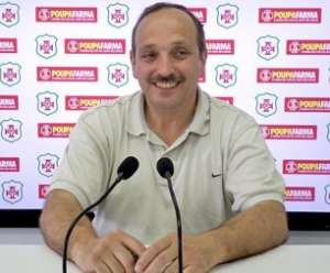 Segundona: Aprimorando o trabalho, Portuguesa Santista recebe técnico europeu