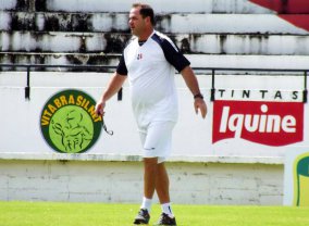 Pernambucano: Técnico Vica tem problemas para jogo da semifinal