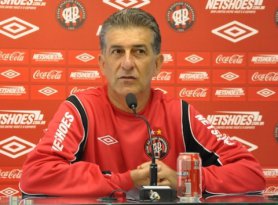Série B: Paraná contrata ex-técnico do rival Atlético-PR