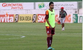 Corinthians oficializa contratação de meia