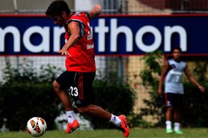 Empresário de atacante do Flu confirma conversa com Corinthians