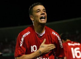 Argentino diz que sonhava com 1º gol do Beira-Rio