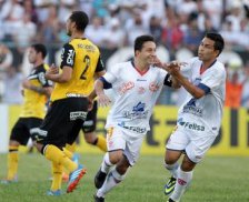 Série D: Penapolense renova contratos de camisa 10 e goleiro