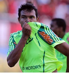 Após críticas, Palmeiras empresta atacante a rival do Brasileirão