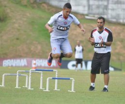 Baiano: Meia do Vitória acredita em virada contra rival