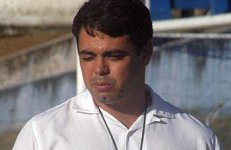 Adversário do São Paulo na Copa do Brasil apresenta comentarista como treinador