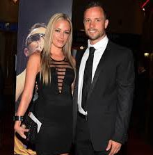 Atletismo: Promotor força Pistorius a ver foto da cabeça de Reeva