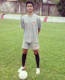 Clube catarinense acerta com atacante comparado a Nilmar