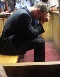 Atletismo: Pistorius discutia com Reeva quando atirou, diz promotor