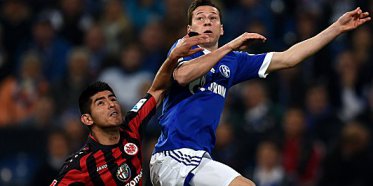 ALEMÃO: Schalke vence e segue na luta por vice