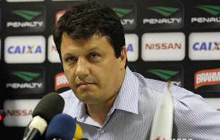 Carioca: Técnico do Vasco esconde substituto de Everton Costa na final