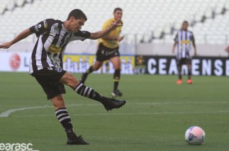 CEARENSE: Magnata dá show e Ceará vai à decisão com goleada