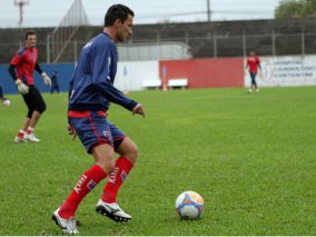 Série B: Paraná oficializa contratação de ex-zagueiro de Guarani e Ponte