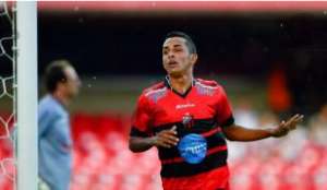 Lateral do São Paulo lembra de acusações do Timão e elogia Ituano