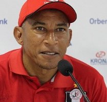 Após vice-campeonato, Hemerson Maria agradece e elogia elenco do JEC