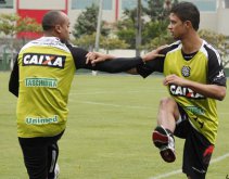 Hoje no Figueirense, ex-atacante do Palmeiras é sondado pelo Corinthians