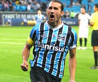 Após goleada, diretoria cobra elenco do Grêmio, que promete reação