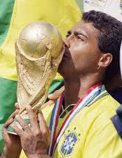 Ídolo, Baixinho elogia seleção e trabalho de Felipão para Copa