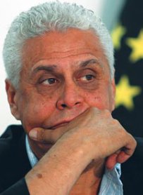 Nilson Ribeiro: Quem não chora não… passa ridículo…