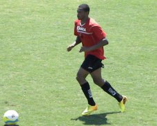 Coritiba acerta com lateral campeão do Paulistão