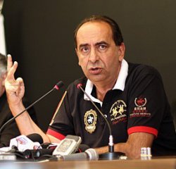 Presidente atleticano critica craque francês e promete ir à Fifa