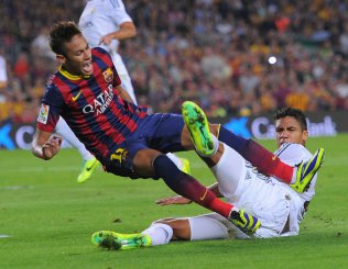 Espanhol: Neymar sofre lesão no Barça e só deve voltar para Copa