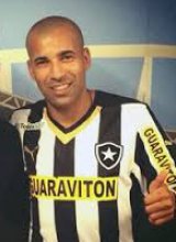 Ex-Corinthians admite que terá ‘cobrança diferente’ no Botafogo