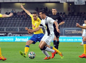 PORTUGUÊS: Com gol no fim, Arouca vence o Vitória de Guimarães