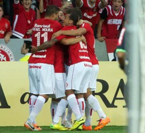 Inter 1 x 0 Vitória: Colorado perdeu muitas chances e venceu com placar mínimo