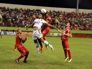 Chapecoense 0 x 0 Coritiba – Após 35 anos, Furacão volta à elite com empate