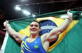 Ginástica: Zanetti comemora ouro com melhor nota da carreira