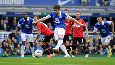 INGLÊS: Everton vence Manchester e segue na cola do Arsenal