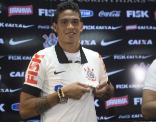 Deficiências apressam busca por reforços no Corinthians