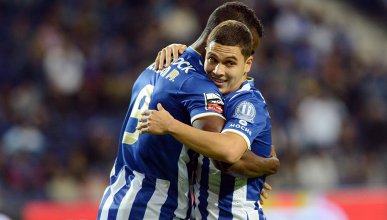 PORTUGUÊS: Porto vence e confirma vaga na Liga dos Campeões