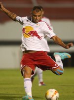 EXCLUSIVO! Portuguesa anuncia contratação de ex-meia do Red Bull