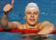 Natação: César Cielo lidera eliminatórias dos 50m livre no Maria Lenk