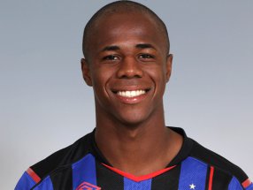 Japonês: Revelado pelo Vitória, zagueiro espera título com o Gamba Osaka