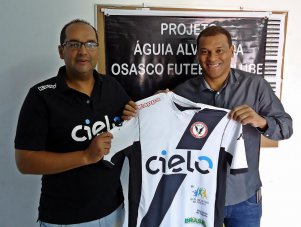 Tetracampeão com a Seleção visita Projeto Águia Alvinegra do Osasco