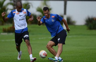 Santos treina com Jubal na vaga de Neto e sem Arouca