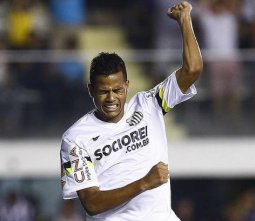 Brasileirão: Geuvânio diz encarar queda no Santos com naturalidade