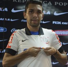 Feliz com estreia, novo reforço quer ajudar mais o Corinthians
