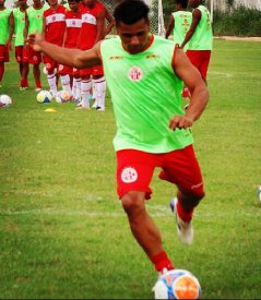 Copa do Brasil: Lateral está recuperado e volta a ficar à disposição no América-RN