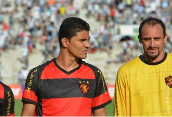 Zagueiro celebra segundo título com a camisa do Sport e elogia elenco rubro-negro