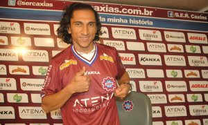 Série C: Caxias contrata meia com experiência internacional