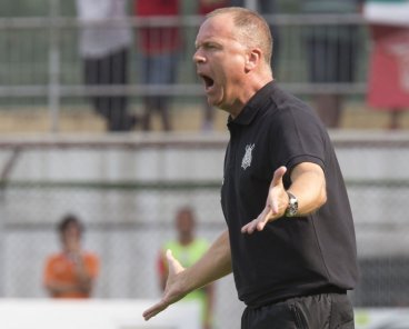 Brasileirão: Mano mostra irritação em treino e cobra os jogadores