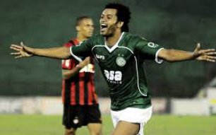 Embriagado, ex-meia do Guarani é preso ao dirigir em contramão