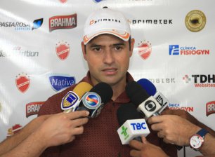 Série B: Com defesa consolidada, Vila Nova tenta melhorar o ataque