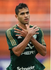 Na mira do São Paulo, atacante não treina e deve desfalcar Palmeiras