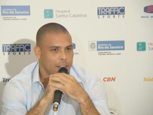 Copa 2014: Ronaldo defende Mundial no Brasil e ataca políticos