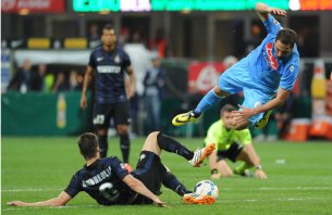 ITALIANO: Napoli fica a um ponto da vaga na Liga dos Campeões